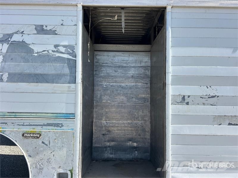 Hackney 16 Bay S/A Beverage Trailer Kita