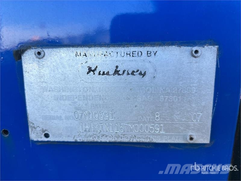 Hackney 16 Bay S/A Beverage Trailer شاحنات أخرى