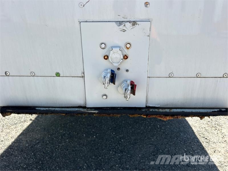 Hackney 16 Bay S/A Beverage Trailer Kita
