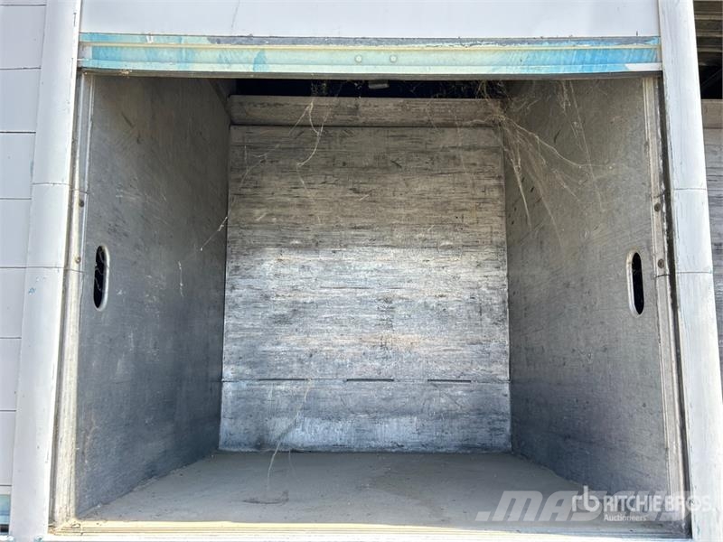 Hackney 16 Bay S/A Beverage Trailer Kita