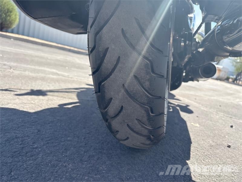Harley-Davidson FLHTCU Automašīnas