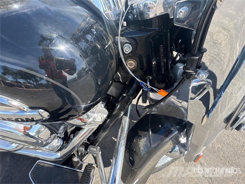 Harley-Davidson FLHTCU Automašīnas