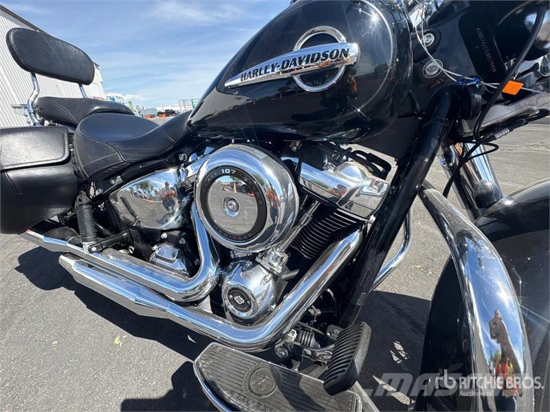 Harley-Davidson FLHTCU Automašīnas