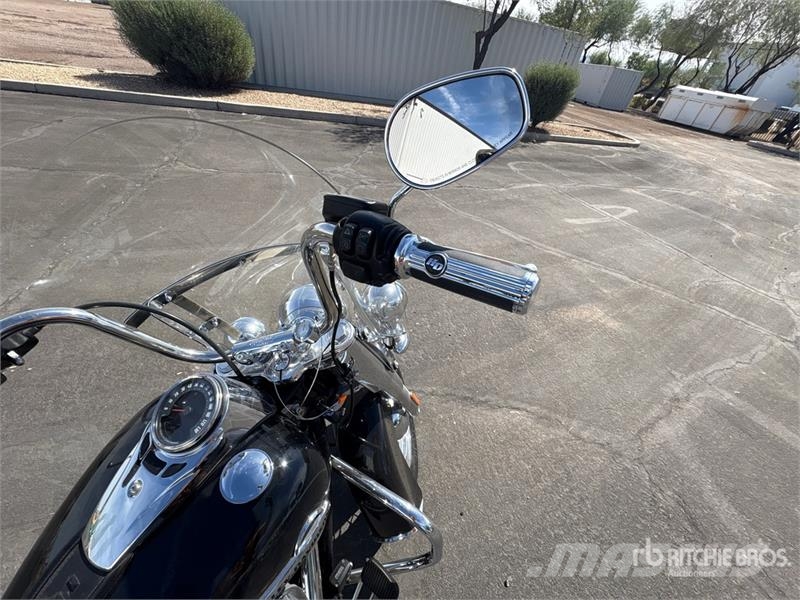 Harley-Davidson FLHTCU Automašīnas
