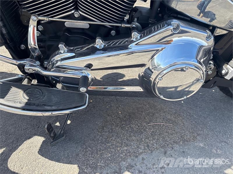 Harley-Davidson FLHTCU Automašīnas