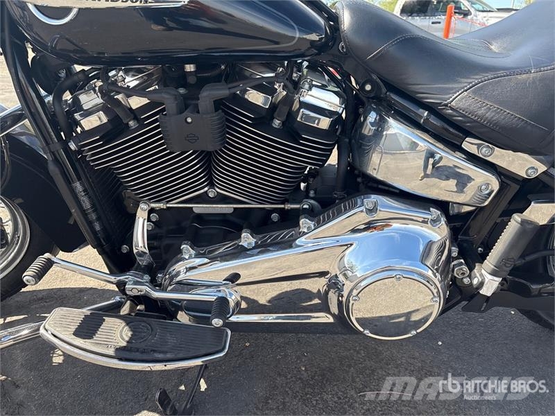 Harley-Davidson FLHTCU Automašīnas