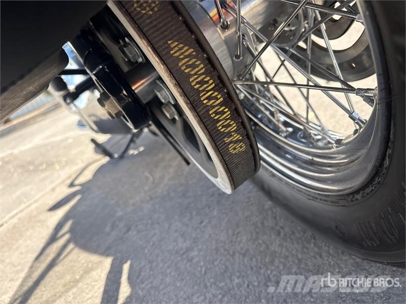 Harley-Davidson FLHTCU Automašīnas