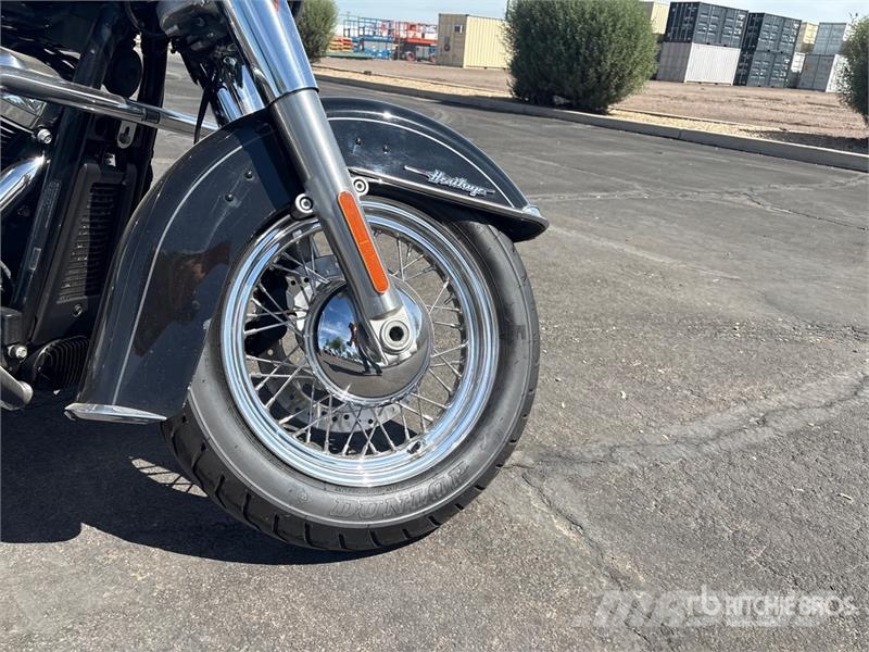 Harley-Davidson FLHTCU Automašīnas