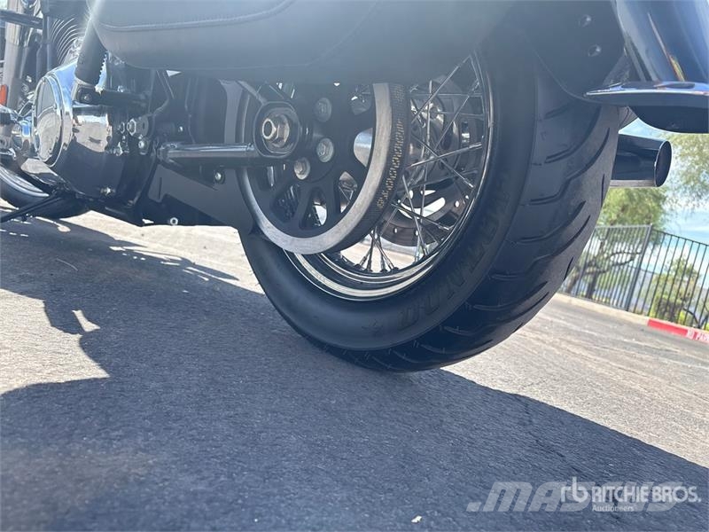Harley-Davidson FLHTCU Automašīnas