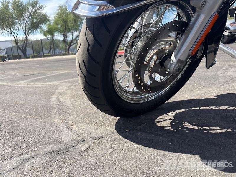 Harley-Davidson FLHTCU Automašīnas