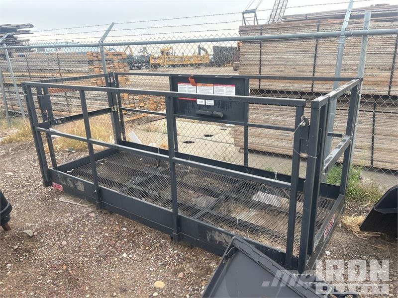 Haugen MWP4X116 114.5 in 1000 lb Personnel Basket 垂直昇降型リフト