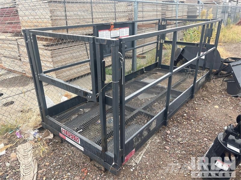 Haugen MWP4X116 114.5 in 1000 lb Personnel Basket 垂直昇降型リフト