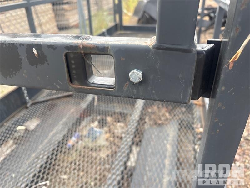 Haugen MWP4X116 114.5 in 1000 lb Personnel Basket 垂直昇降型リフト