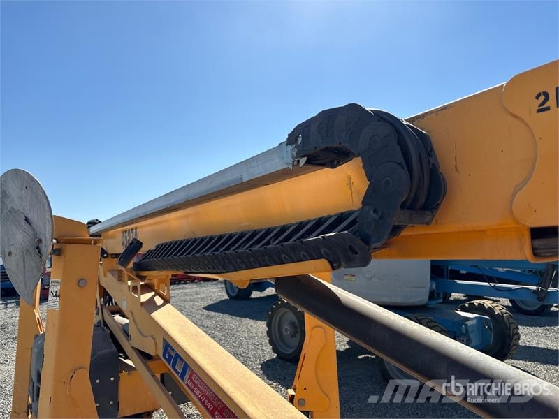 Haulotte 4527A Towable Lift (Inoperable) Pótkocsira szerelt emelők és állványok