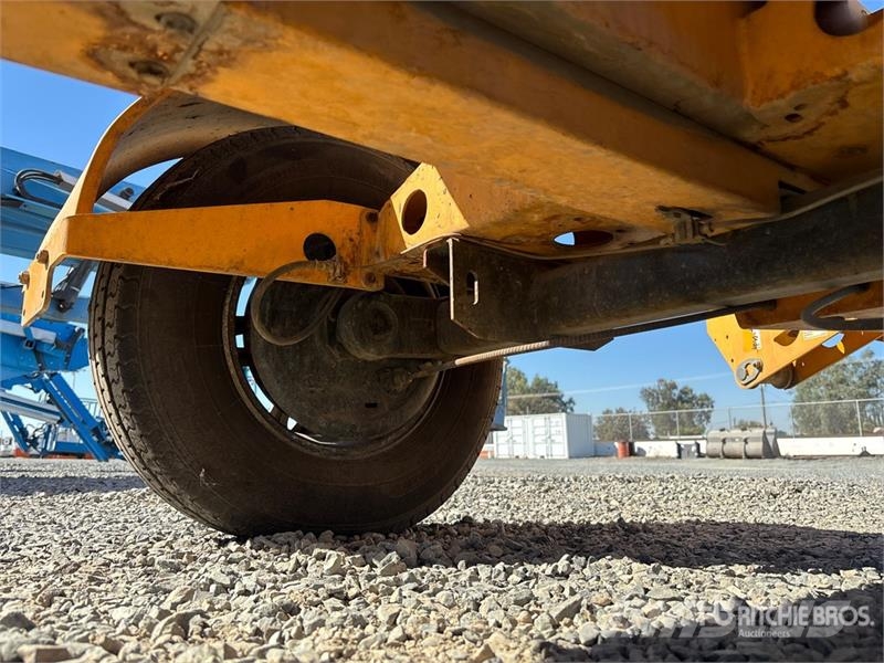 Haulotte 4527A Towable Lift (Inoperable) Pótkocsira szerelt emelők és állványok