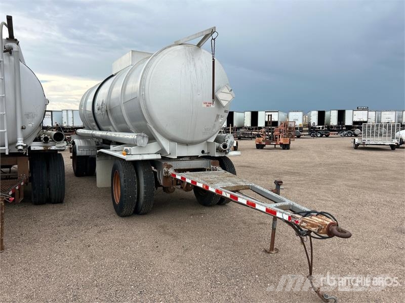 Heil 5000 gal T/A Turntable Spread Axle Vacuum Tanker T Cisterna