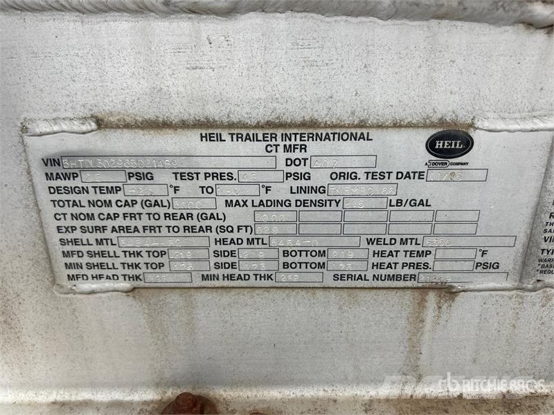 Heil 5000 gal T/A Turntable Spread Axle Vacuum Tanker T Cisterna