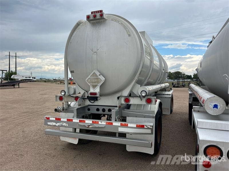 Heil 5000 gal T/A Turntable Spread Axle Vacuum Tanker T Cisterna