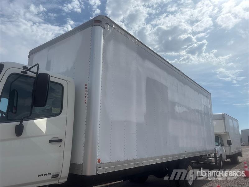 Hino 238 Tovornjaki zabojniki