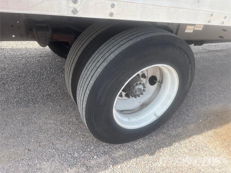 Hino 238 Tovornjaki zabojniki