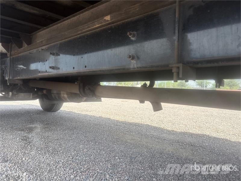 Hino 238 Tovornjaki zabojniki