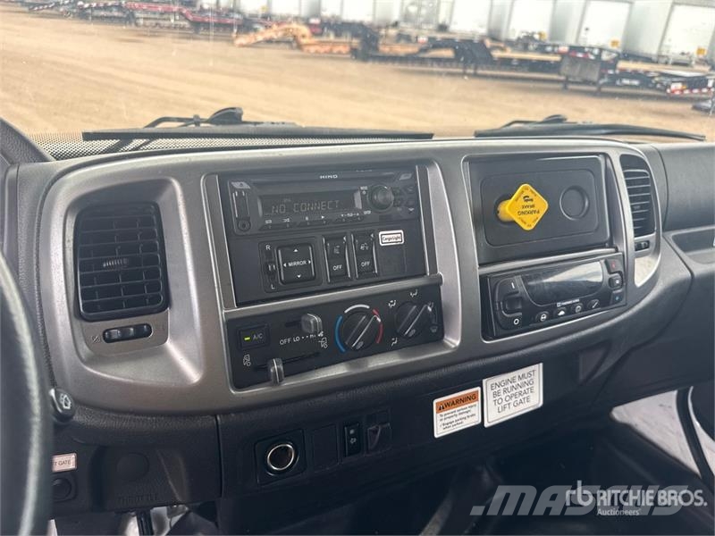 Hino 268 شاحنات بدرجة حرارة قابلة للضبط