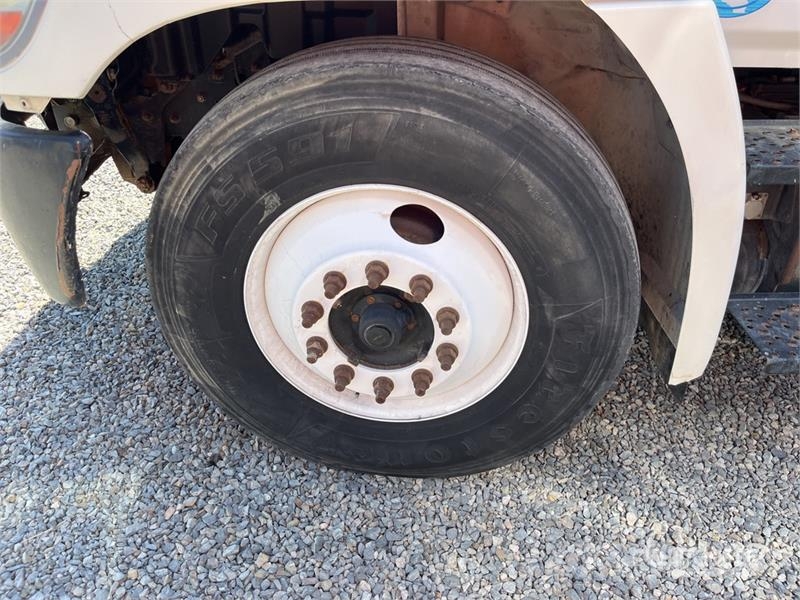 Hino 268 شاحنات بدرجة حرارة قابلة للضبط