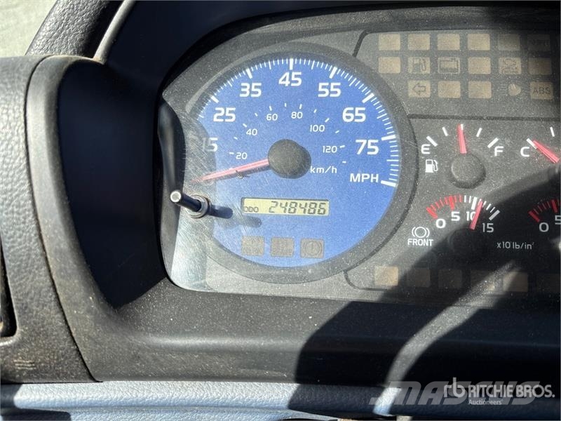 Hino 268 Tovornjaki zabojniki