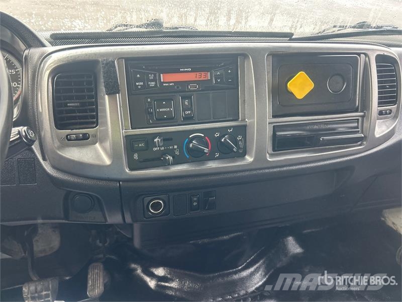 Hino 268 탑차 트럭