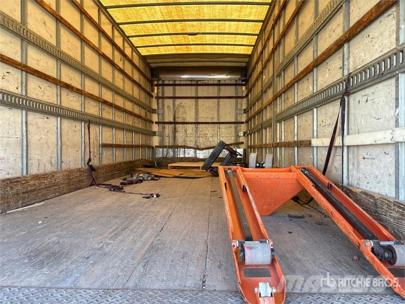 Hino 268 شاحنات ذات هيكل صندوقي