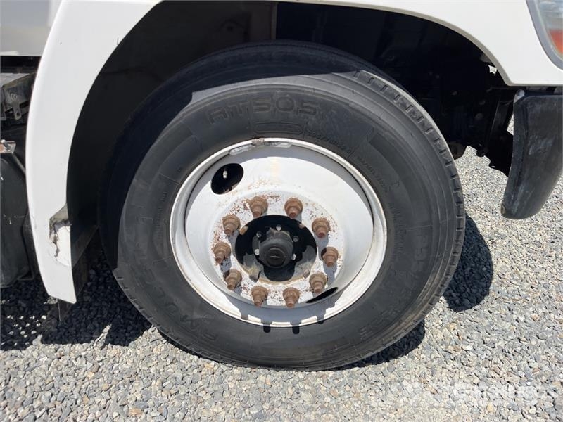 Hino 268 شاحنات بدرجة حرارة قابلة للضبط