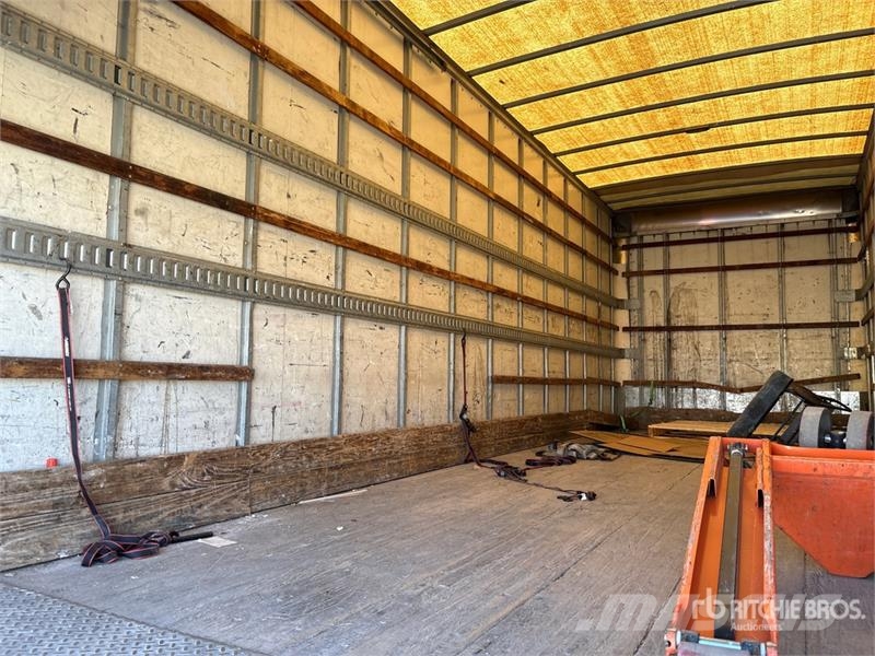 Hino 268 شاحنات ذات هيكل صندوقي
