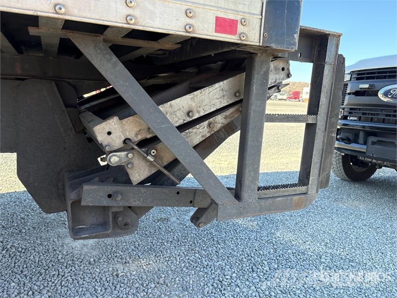 Hino 268 شاحنات ذات هيكل صندوقي