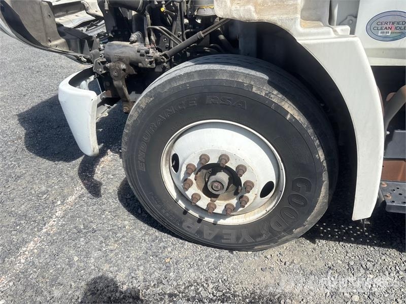 Hino 268 ボックスボディー、ウイング、箱車