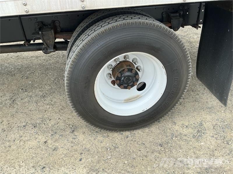 Hino 268 Dobozos teherautók