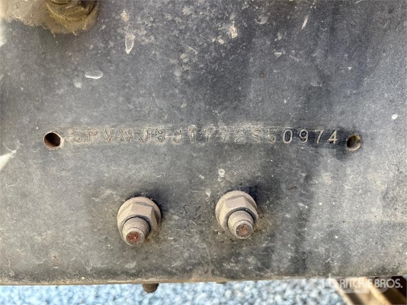 Hino 268 Tovornjaki zabojniki