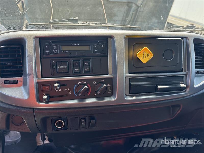 Hino 268 탑차 트럭