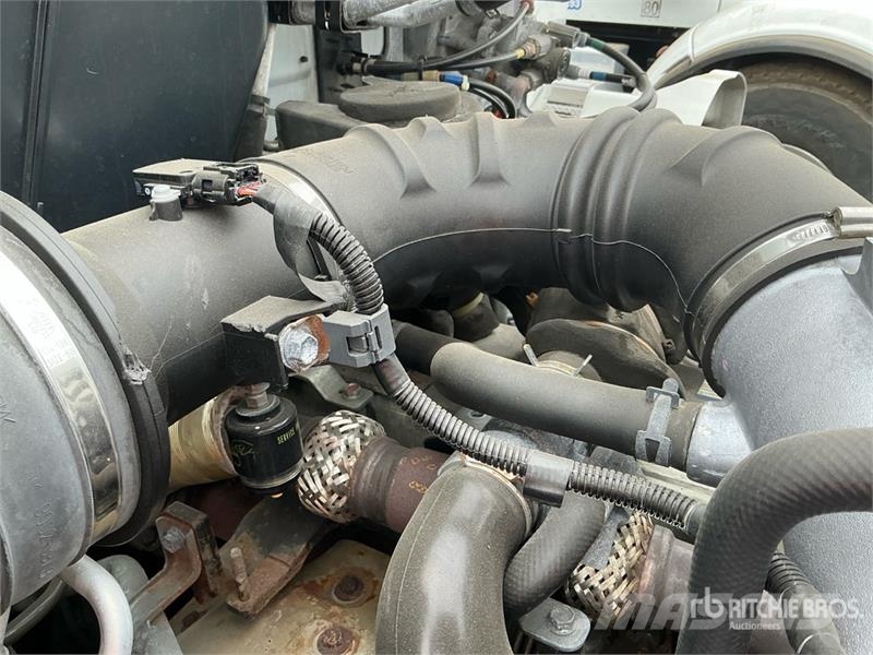 Hino 268 Dobozos teherautók