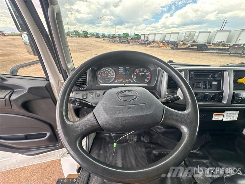 Hino 268 شاحنات بدرجة حرارة قابلة للضبط