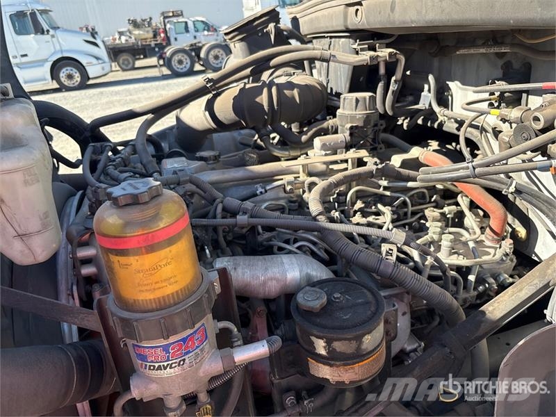 Hino 268 شاحنات ذات هيكل صندوقي