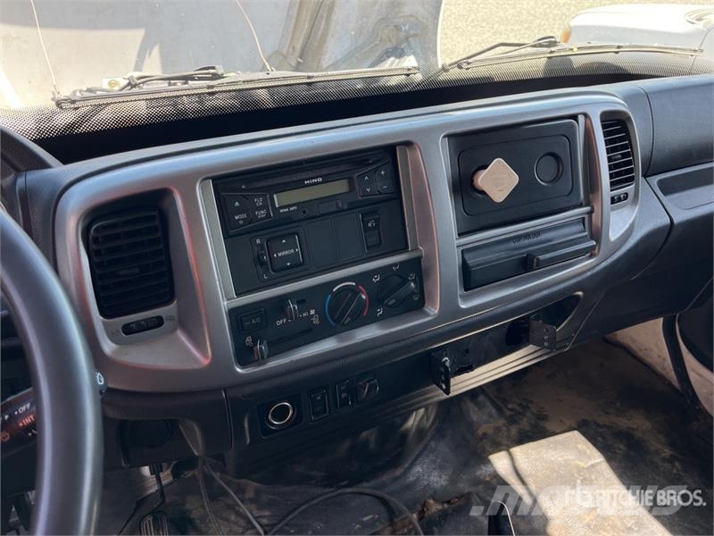 Hino 268 شاحنات بدرجة حرارة قابلة للضبط
