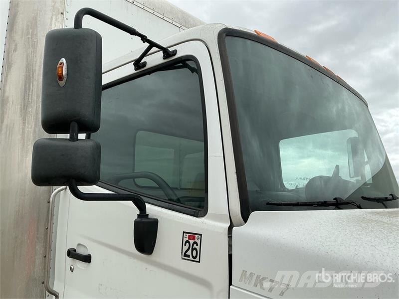 Hino 268 Dobozos teherautók