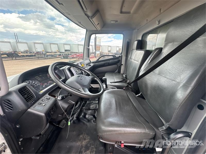 Hino 268 شاحنات بدرجة حرارة قابلة للضبط