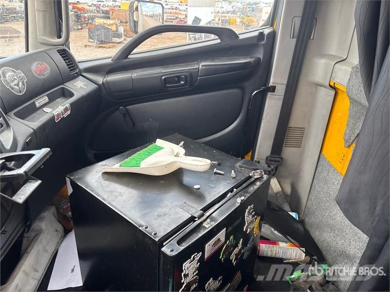 Hino 268 Skříňová nástavba
