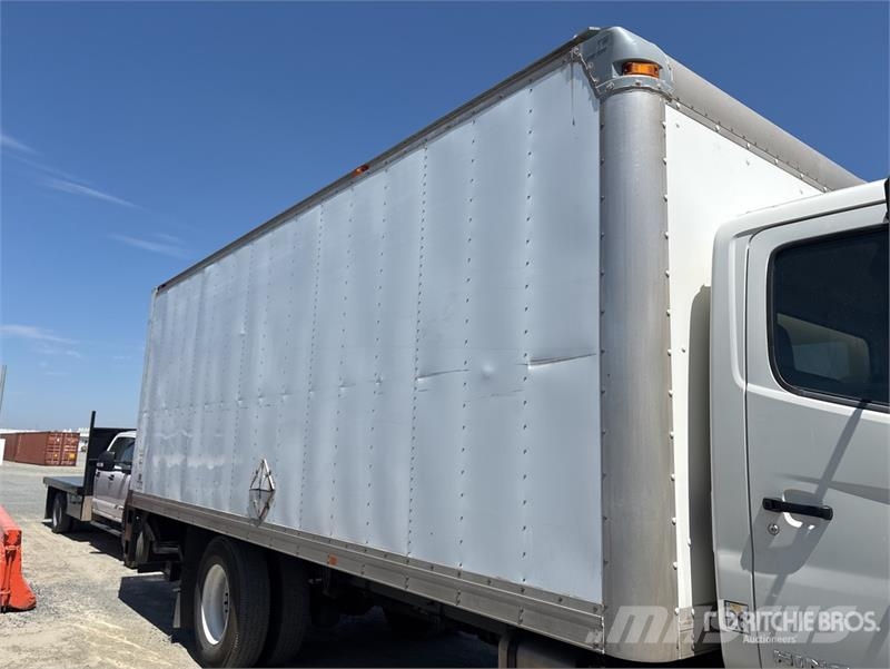 Hino 268 탑차 트럭