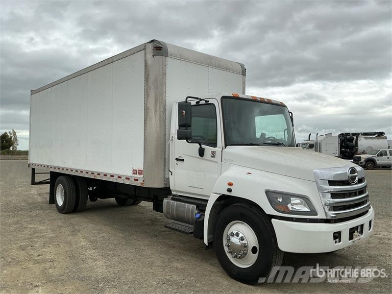 Hino 268 Dobozos teherautók