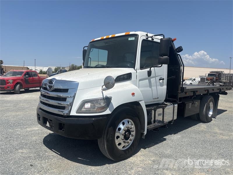 Hino 268 Bergungsfahrzeuge