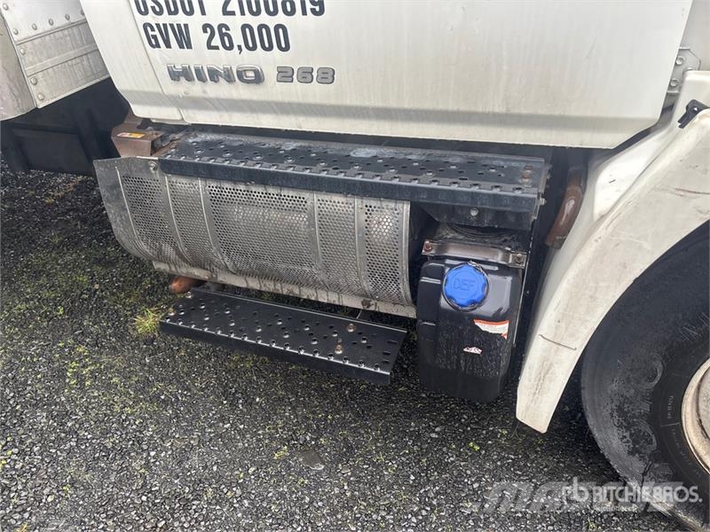 Hino 268 탑차 트럭