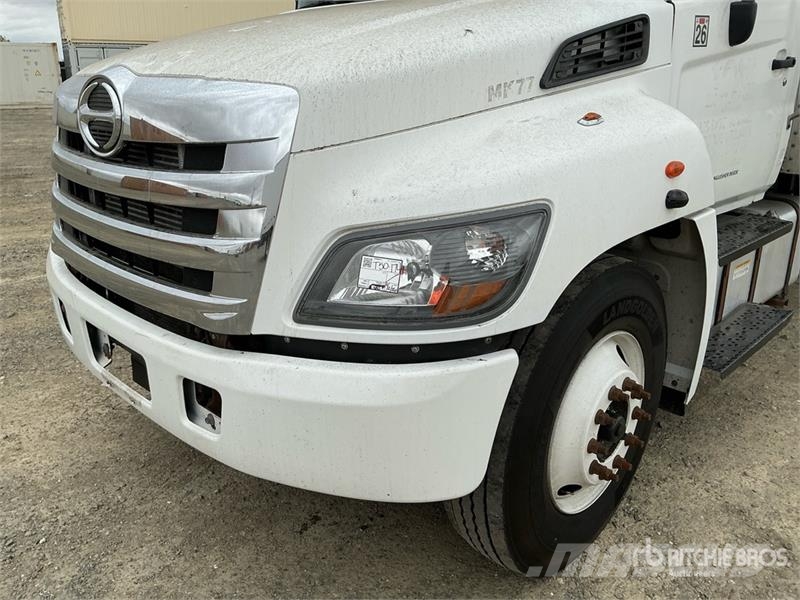 Hino 268 Dobozos teherautók