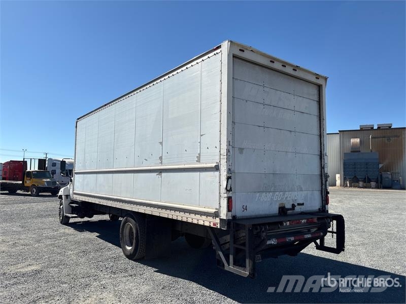 Hino 268 شاحنات ذات هيكل صندوقي